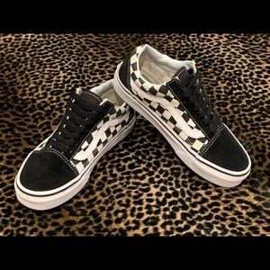 Black & White Old Skool Checkered Vans Shoes